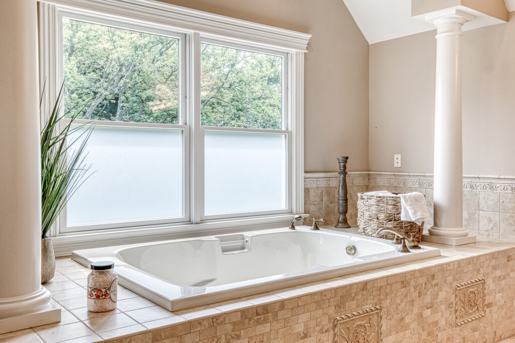 master bath jetted tub