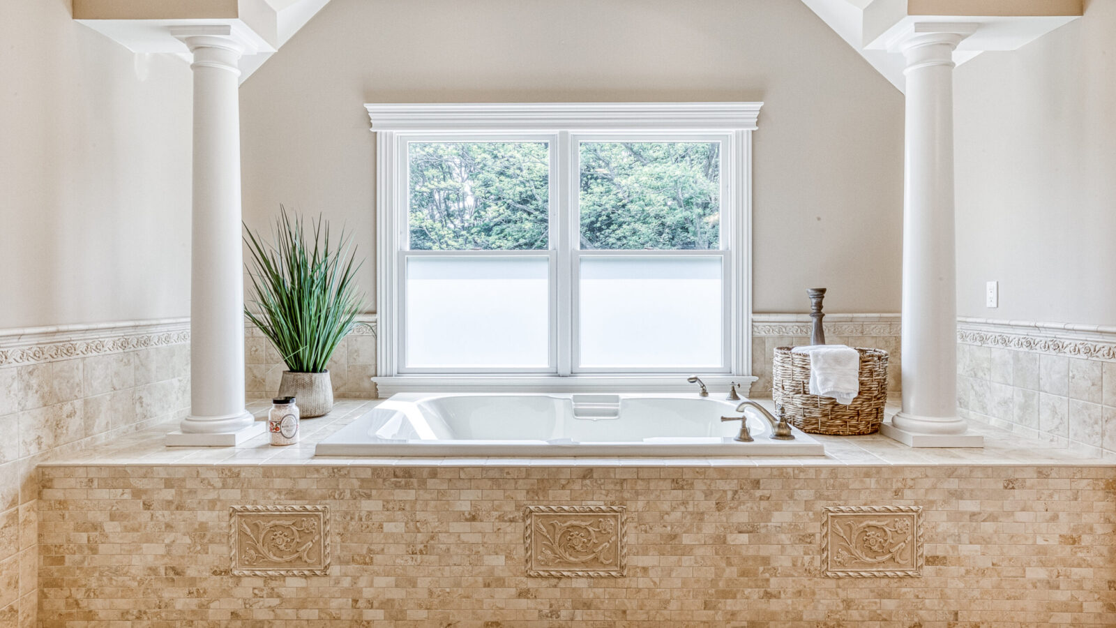 master bath jetted tub